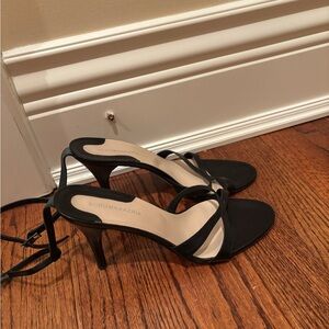 BCBGmaxazria black sandals sz 6.5